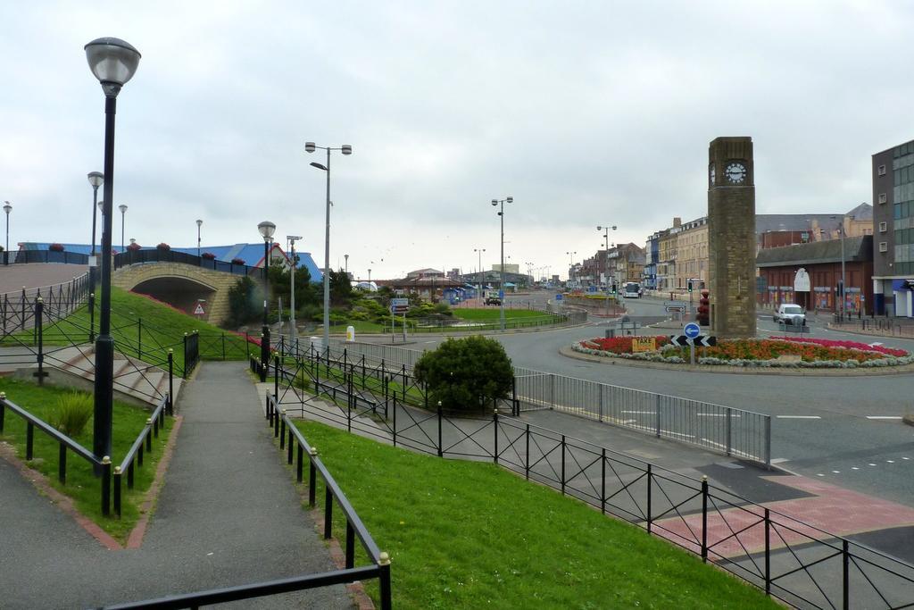 Westminster Hotel Rhyl Exterior photo