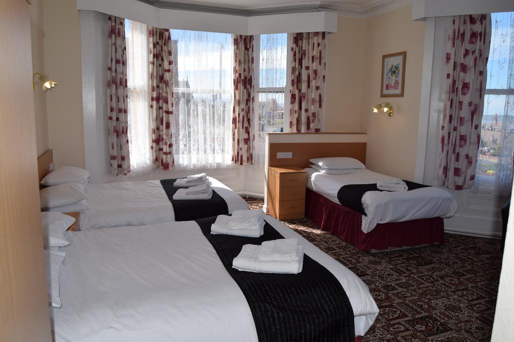 Westminster Hotel Rhyl Exterior photo